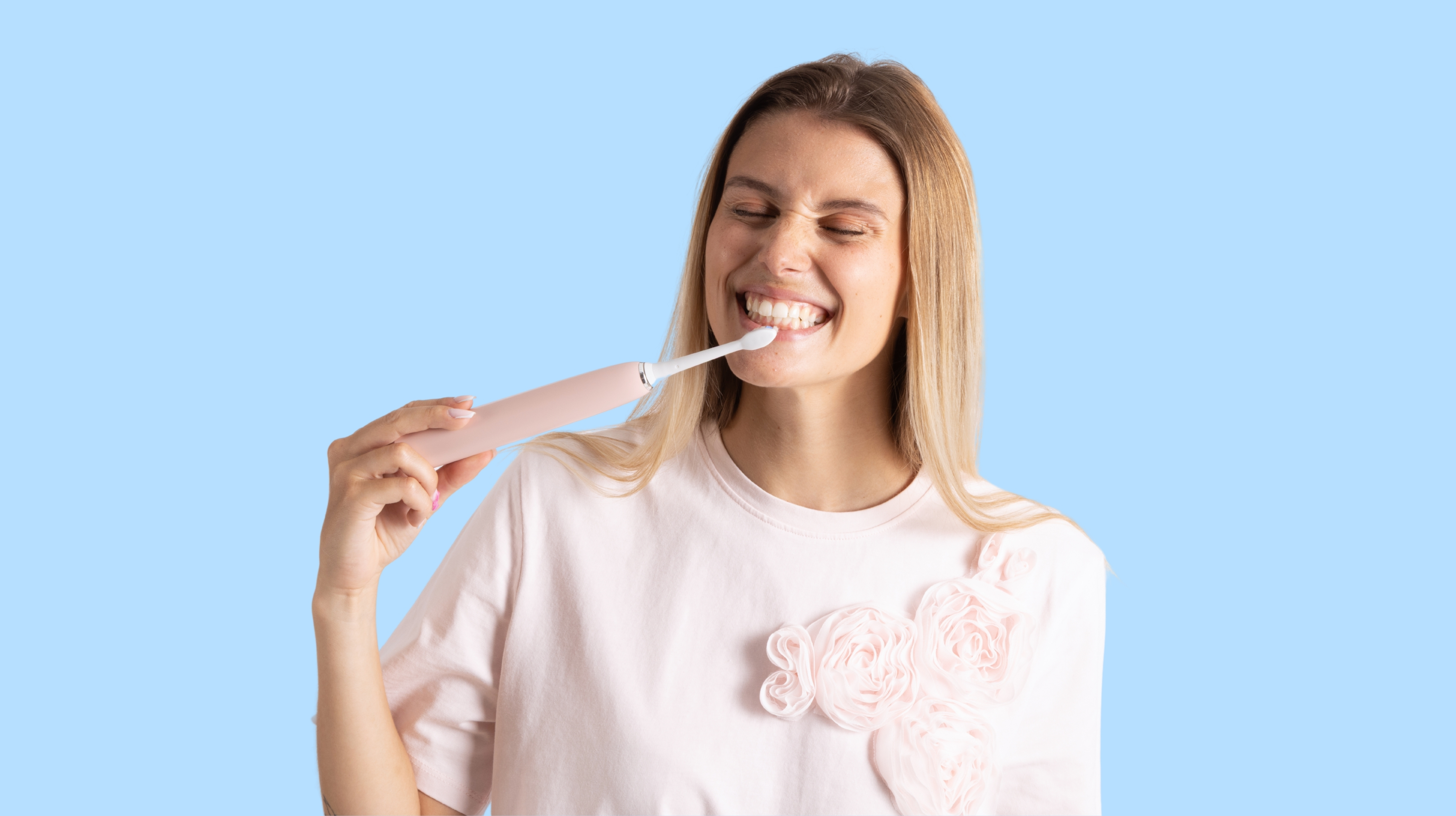 Brosses à dents NEOSONIC de NEOPULSE pour un brossage de dents